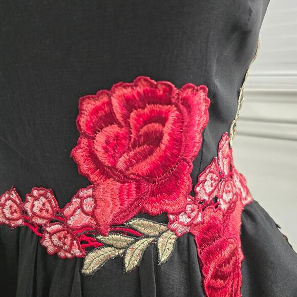 Black Mini Dress Sz S Sweetheart Embroided Rose Applique Strappy Whimsigoth Y2K - Picture 5 of 11